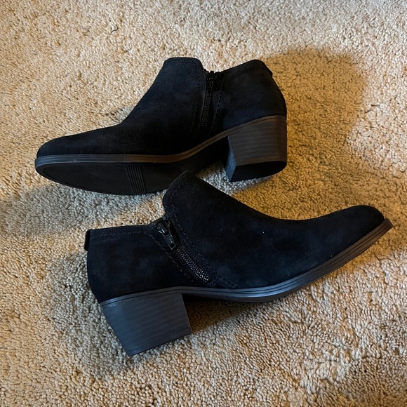 Naturalizer Zarie Ankle Boots, 8.5 Womens, Black Suede - Picture 1 of 6